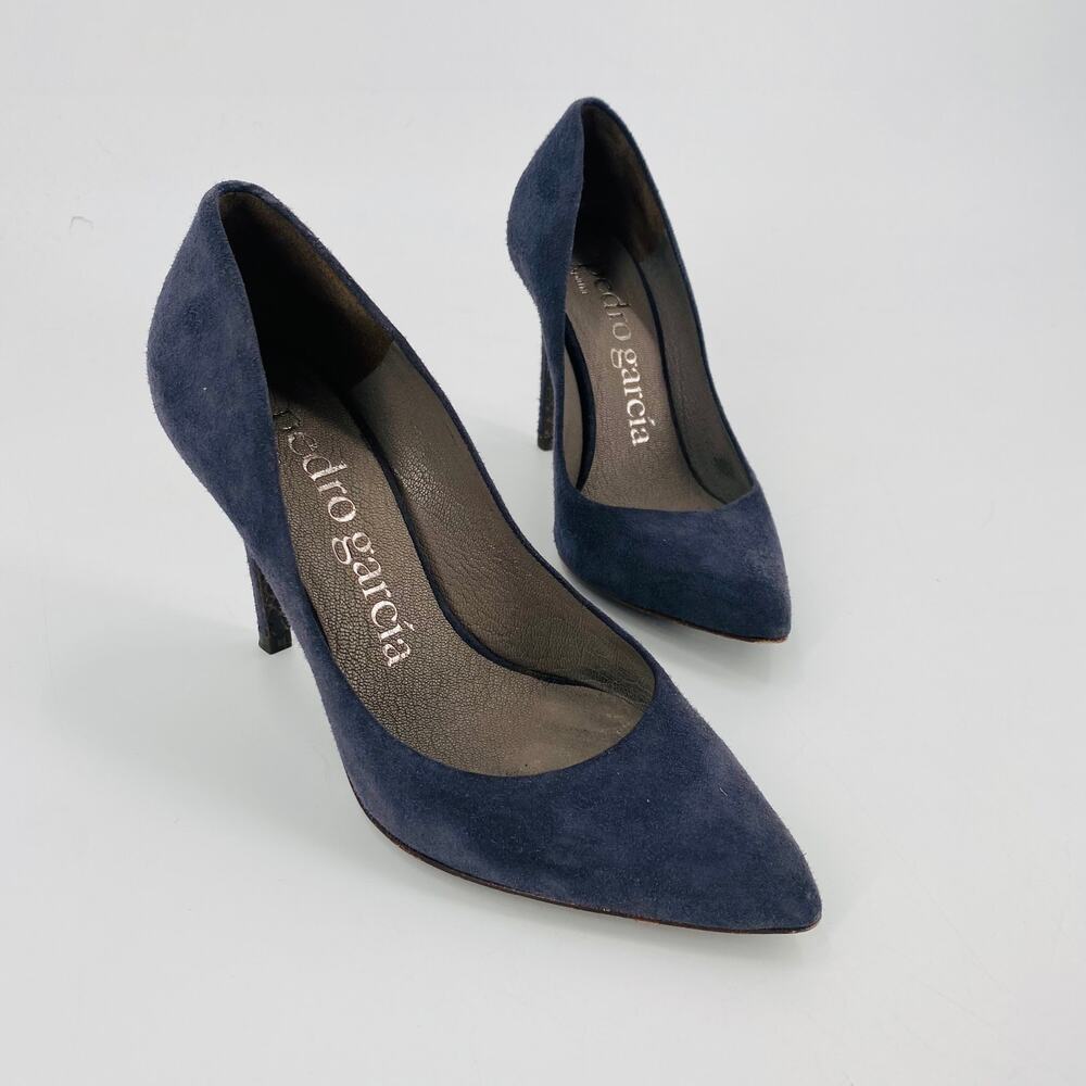 Pedro Garcia 36.5 gray suede almond toe pumps